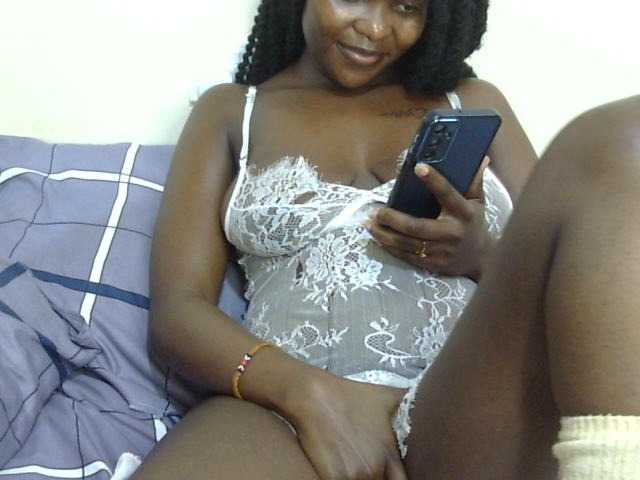 Ebonysonya2 live cam on BongaCams