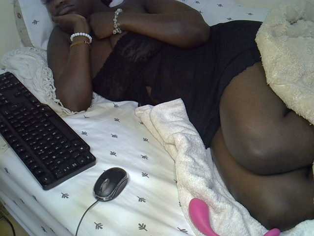 Ebonysonya2 live cam on BongaCams