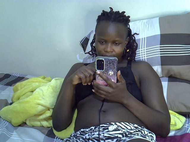 Ebonysonya2 live cam on BongaCams
