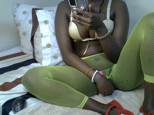 Ebonysonya2 live cam on BongaCams