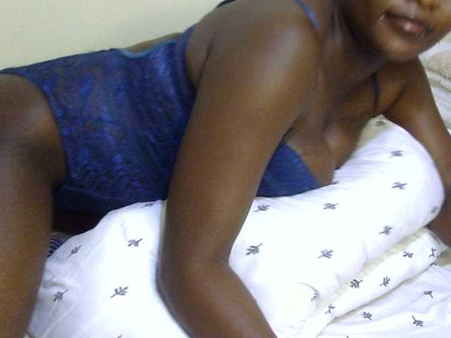 Ebonysonya2 live cam on BongaCams