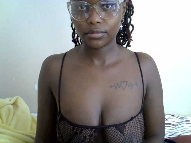 Ebonysonya2 live cam on BongaCams