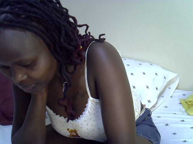 Ebonysonya2 live cam on BongaCams