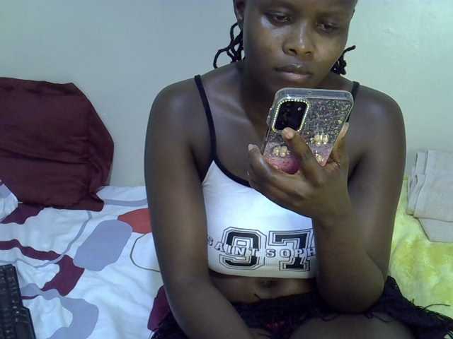 Ebonysonya2 live cam on BongaCams