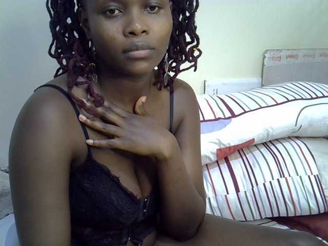 Ebonysonya2 live cam on BongaCams