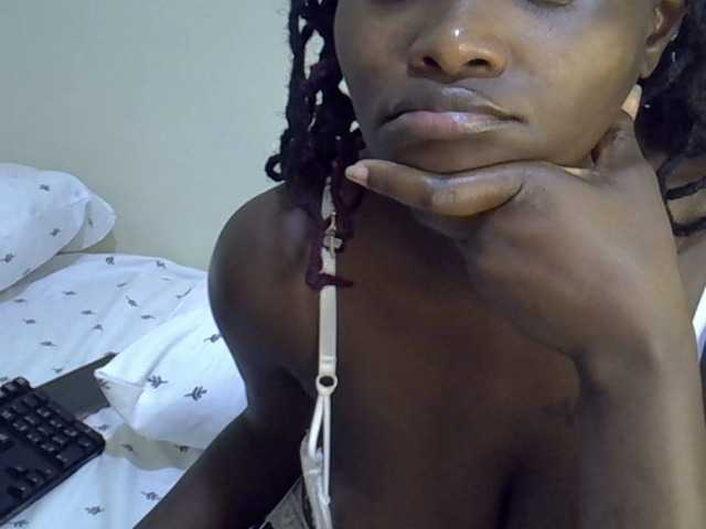 Ebonysonya2 live cam on BongaCams