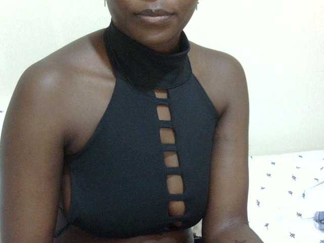 Ebonysonya2 live cam on BongaCams