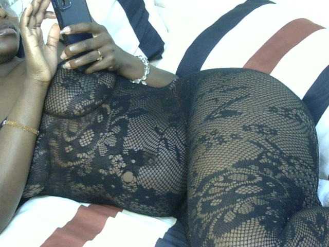 Ebonysonya2 live cam on BongaCams