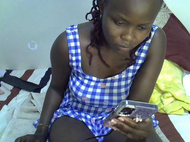 Ebonysonya2, en directo ahora en BongaCams