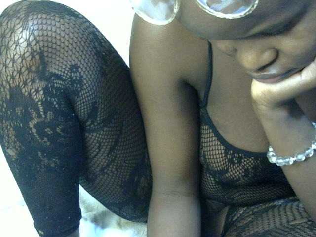 Ebonysonya2 live cam on BongaCams