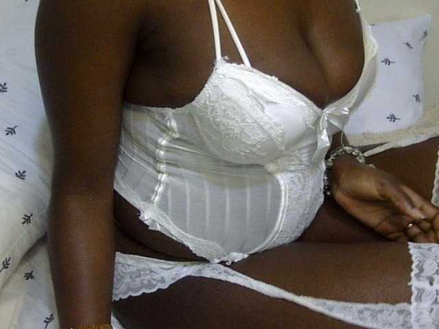 Ebonysonya2
