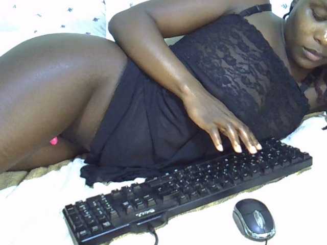 Ebonysonya2 live cam on BongaCams