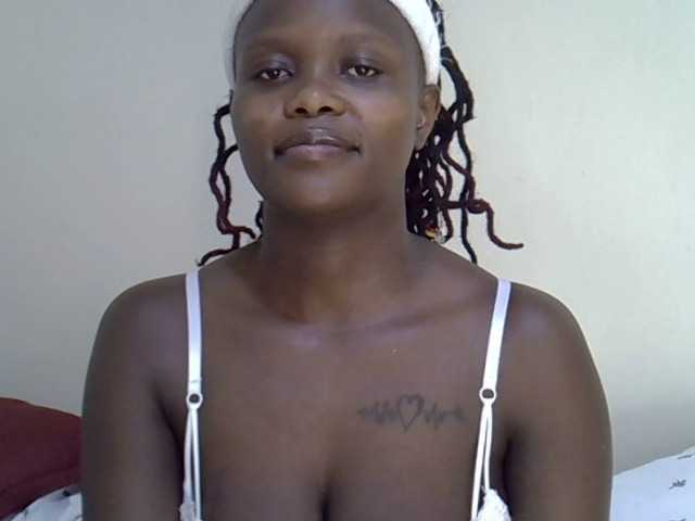 Ebonysonya2 live cam on BongaCams