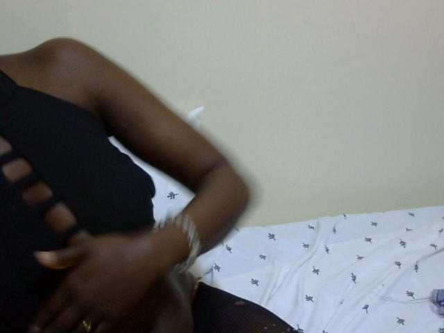 Ebonysonya2 live cam on BongaCams