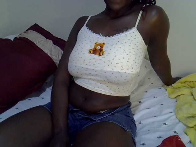 Ebonysonya2 в эфире на BongaCams