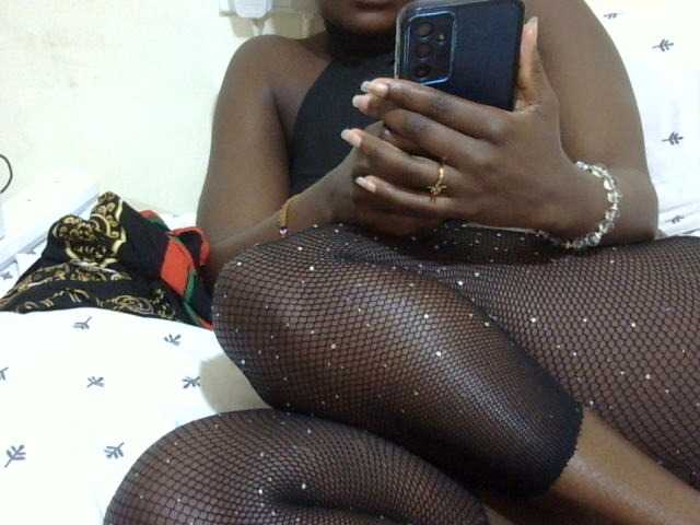 Ebonysonya2 live cam on BongaCams