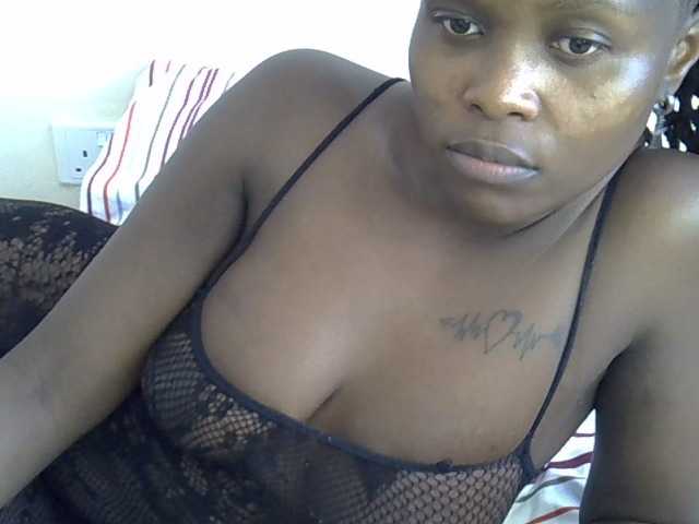 Ebonysonya2 live cam on BongaCams