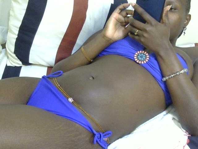 Ebonysonya2 live cam on BongaCams