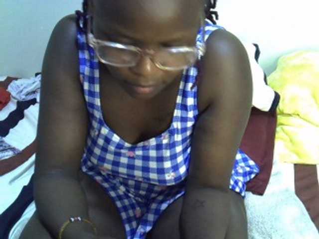 Ebonysonya2, live now on BongaCams