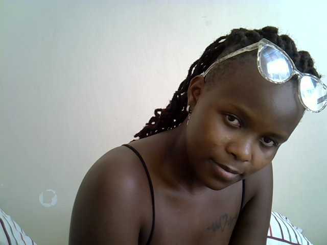 Ebonysonya2 live cam on BongaCams