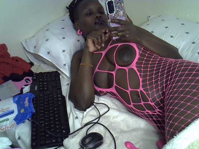 Ebonysonya2 live cam on BongaCams
