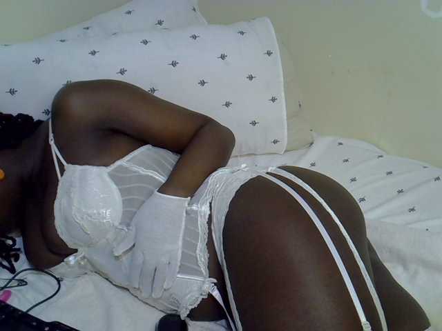 Ebonysonya2 live cam on BongaCams