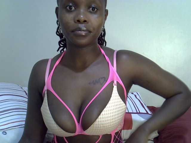 Ebonysonya2 live cam on BongaCams