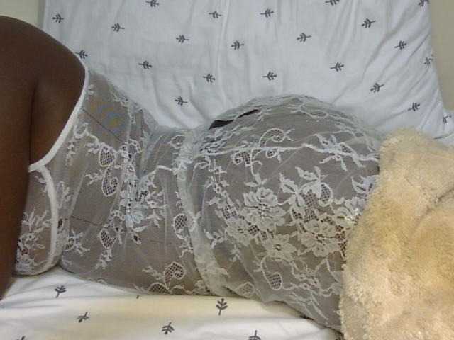 Ebonysonya2 live cam on BongaCams