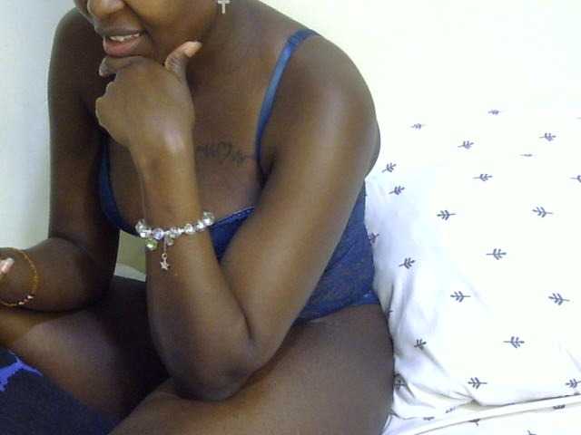 Ebonysonya2 live cam on BongaCams