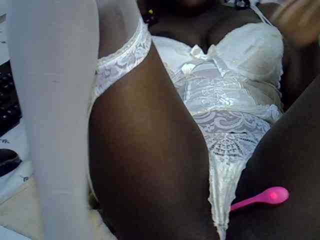Ebonysonya2