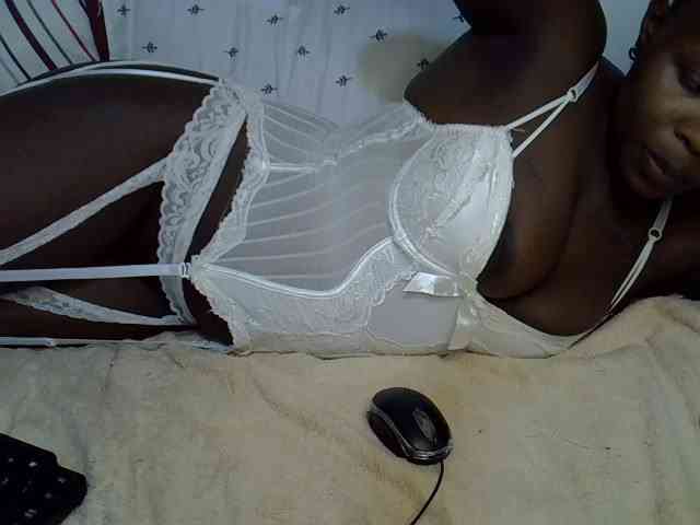 Ebonysonya2