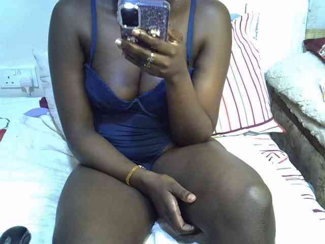Ebonysonya2