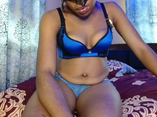 Joygiver01 live cam on BongaCams