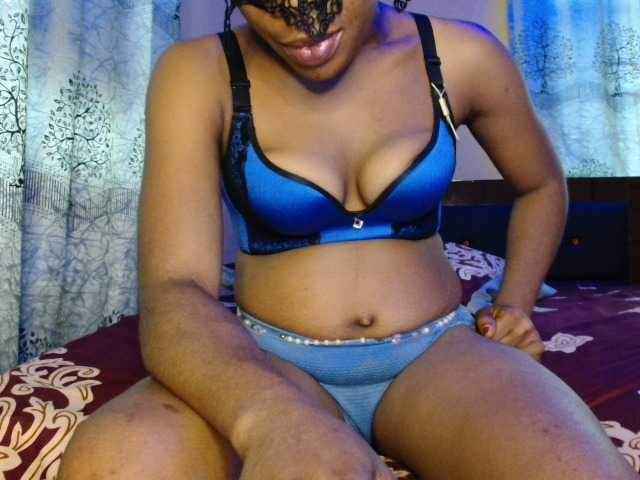 Joygiver01 live cam on BongaCams