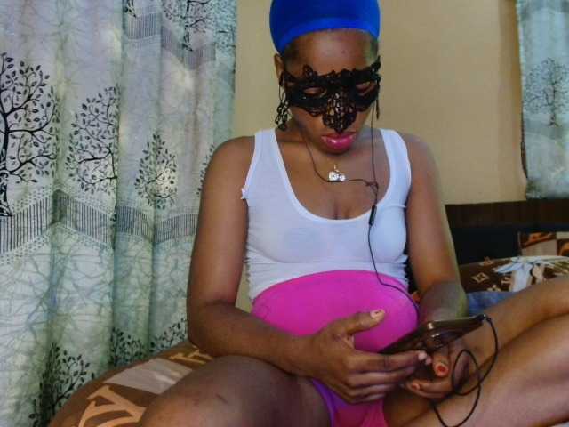 Joygiver01 live cam on BongaCams