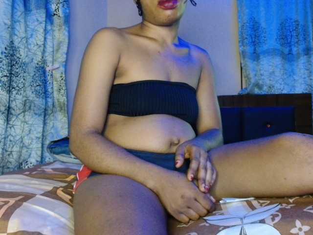 Joygiver01 live cam on BongaCams