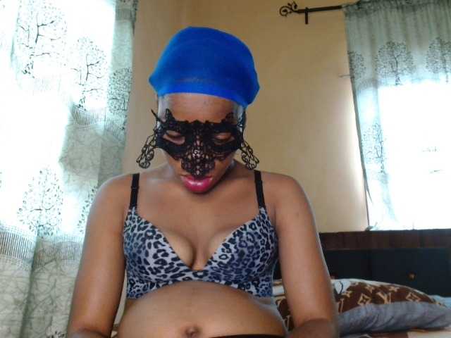 Joygiver01 live cam on BongaCams