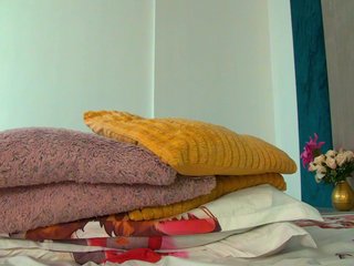 Foxxxy-MILF Porn Show