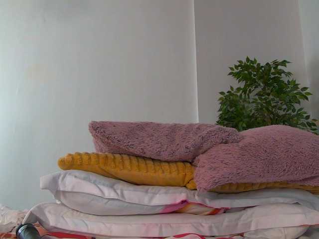 Foxxxy-MILF live webcam show