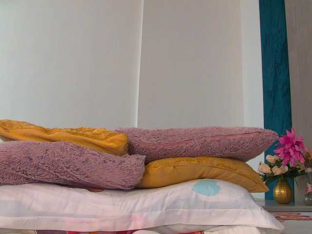 Foxxxy-MILF live cam on BongaCams