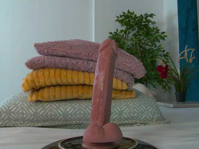 Foxxxy-MILF live cam on BongaCams