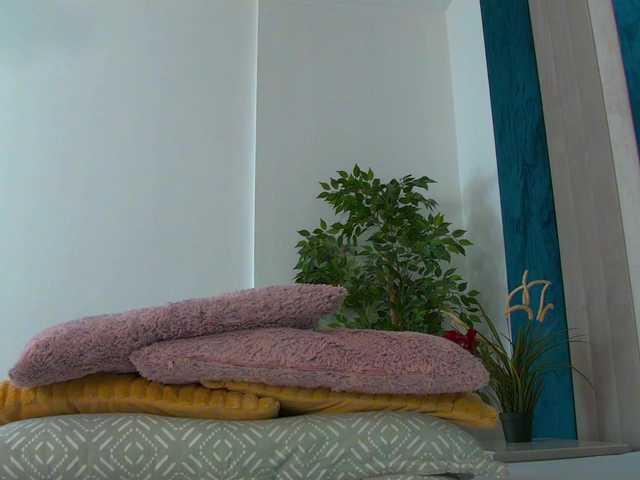 Foxxxy-MILF live cam on BongaCams