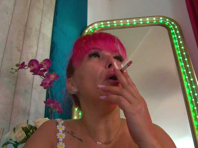 Foxxxy-MILF live cam on BongaCams