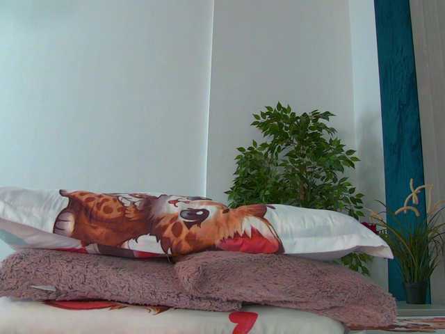Foxxxy-MILF live cam on BongaCams