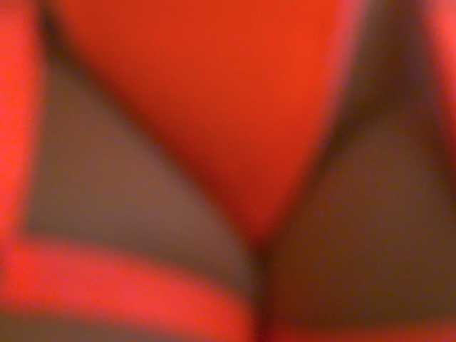 Foxxxy-MILF, en vivo ahora en BongaCams