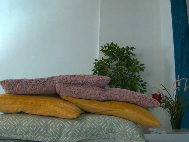 Foxxxy-MILF live cam on BongaCams