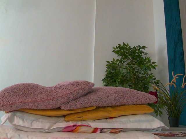 Foxxxy-MILF live cam on BongaCams