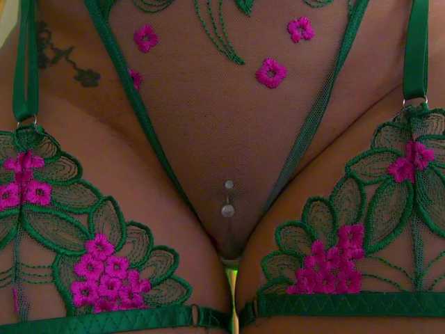 Preview of foxxxy-milf
