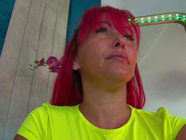 Foxxxy-MILF live cam preview