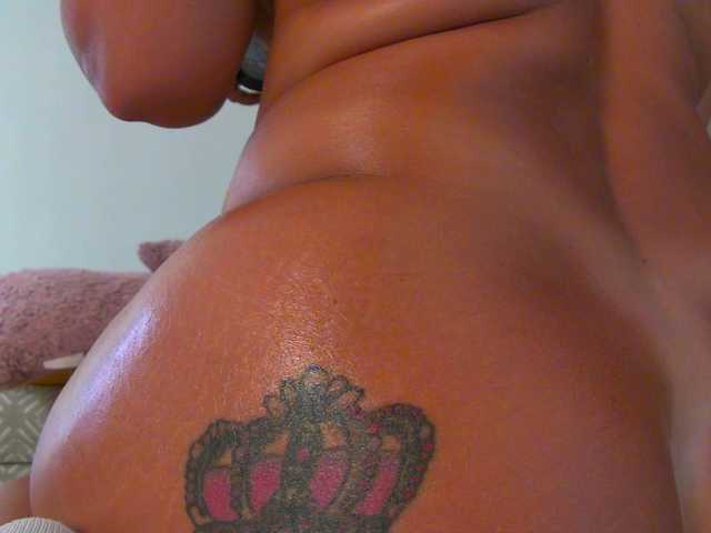 Foxxxy-MILF live cam preview
